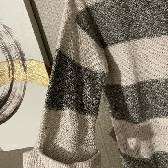 Jordache 3/4 Sleeve Sweater - Picture 3 of 9